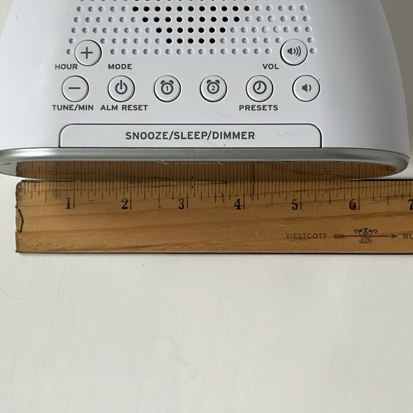 TIMEX AM/FM Dual Alarm Clock Radio with Battery Backup Model T2312 Modern Small. - Picture 5 of 6